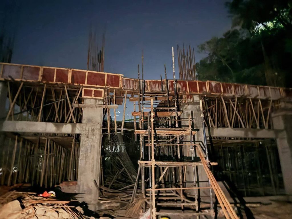 चंबा में बन रहे इंडोर स्टेडियम में बड़ा हादसा, लेंटर की शटरिंग टूटने से एक मजदूर की मौत ओर तीन लोग हुए घायल