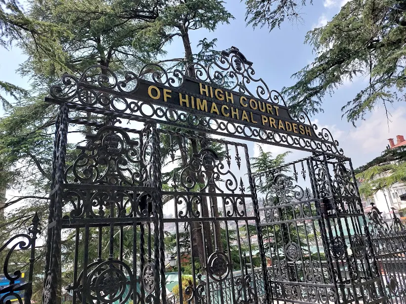 हिमाचल में मरीज को लिफ्ट का इस्तेमाल न करने पर हाईकोर्ट ने किया नोटिस जारी
