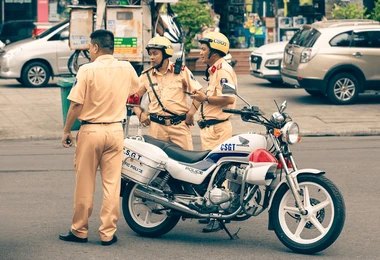 Forest guard caught taking bribe, demanded ₹50000 to settle the matter.