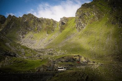 Mandi: HRTC bus arrives after 78 years, wave of happiness among people.